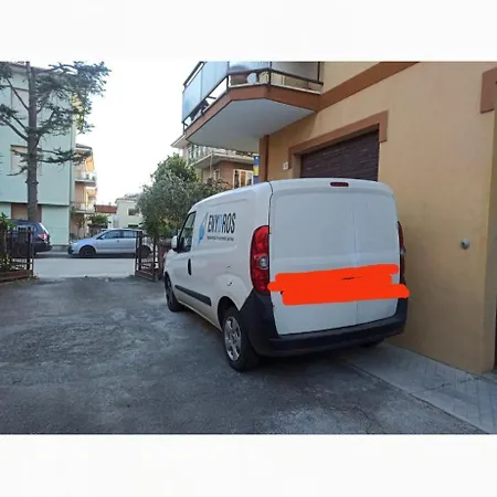 Casa Fuori Casa - Aria Condizionata, Parcheggio Auto, Garage Moto Alojamento de Acomodação e Pequeno-almoço