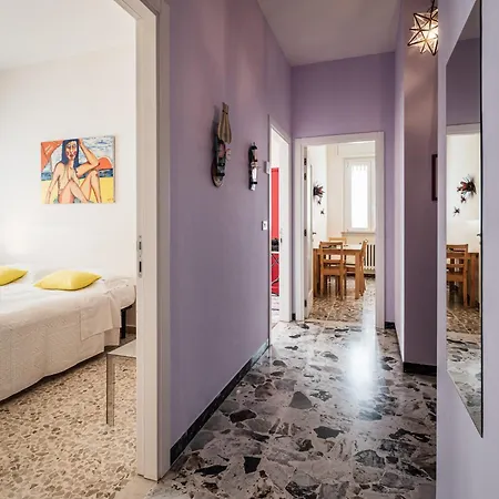 Casa Fuori Casa -appartamento Con Aria Condizionata, Parcheggio Auto, Garage Moto, Box Bici