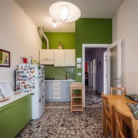 Casa Fuori Casa -appartamento Con Aria Condizionata, Parcheggio Auto, Garage Moto, Box Bici