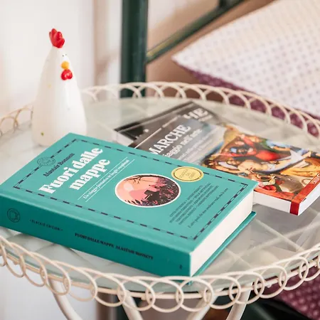 Casa Fuori Casa - 200 Mt Dal Casello Autostradale, Parcheggio Gratuito, Garage Moto Panzió