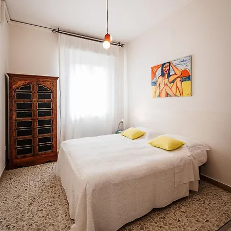Bed & Breakfast Casa Fuori Casa -appartamento Con Aria Condizionata, Parcheggio Auto, Garage Moto, Box Bici Senigallia