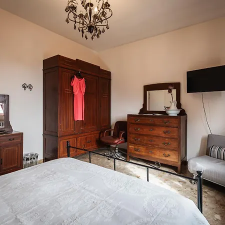 Casa Fuori Casa -appartamento Con Aria Condizionata, Parcheggio Auto, Garage Moto, Box Bici