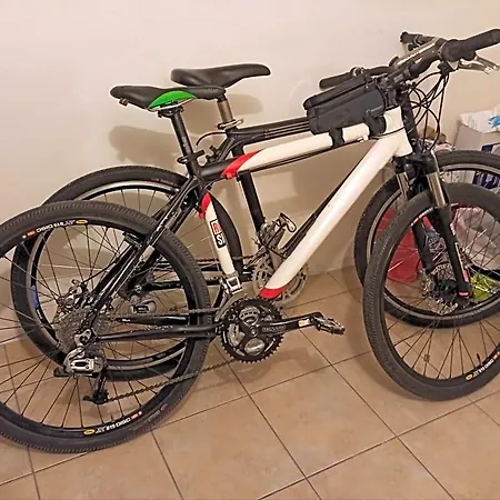 Casa Fuori Casa - 200 Mt Dal Casello Autostradale, Parcheggio Gratuito, Garage Moto 3*