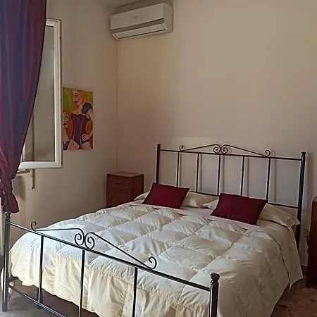 Bed & Breakfast Casa Fuori Casa - 200 Mt Dal Casello Autostradale, Parcheggio Gratuito, Garage Moto 3*