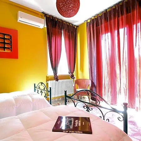 Bed & Breakfast Casa Fuori Casa - 200 Mt Dal Casello Autostradale, Parcheggio Gratuito, Garage Moto Senigallia