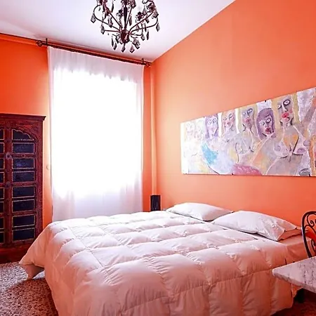 Casa Fuori Casa - 200 Mt Dal Casello Autostradale, Parcheggio Gratuito, Garage Moto