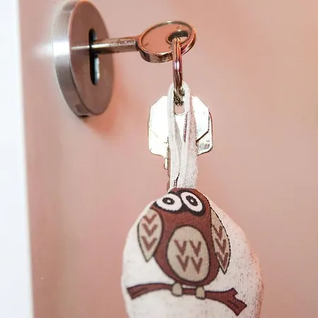 Casa Fuori Casa -appartamento Con Aria Condizionata, Parcheggio Auto, Garage Moto, Box Bici